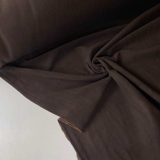 Sarga gruesa marrón para chaquetas, pantalones y chalecos.