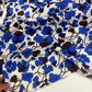 Linho branco com flores azul royal